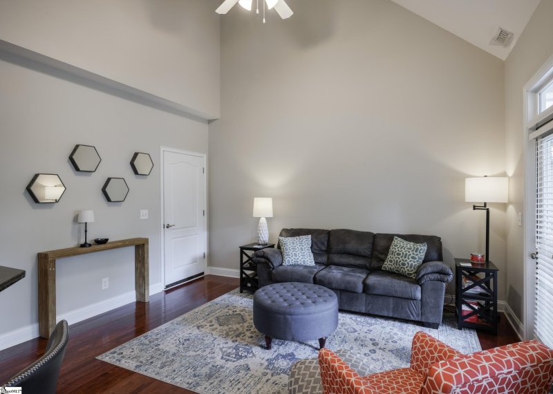 Property image 4 at 19 Edge Court, Greenville, SC 29609