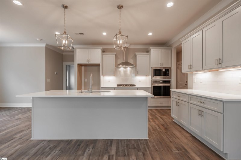 Property image 3 of 132 Willett Trail in Maplewood Estates, Taylors, SC 29687