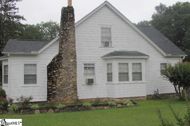 Property image 3 at 400 Calvert Avenue, Clinton, SC 29325