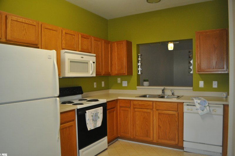 Property image 3 at 555 Waterbrook Drive, Greenville, SC 29607