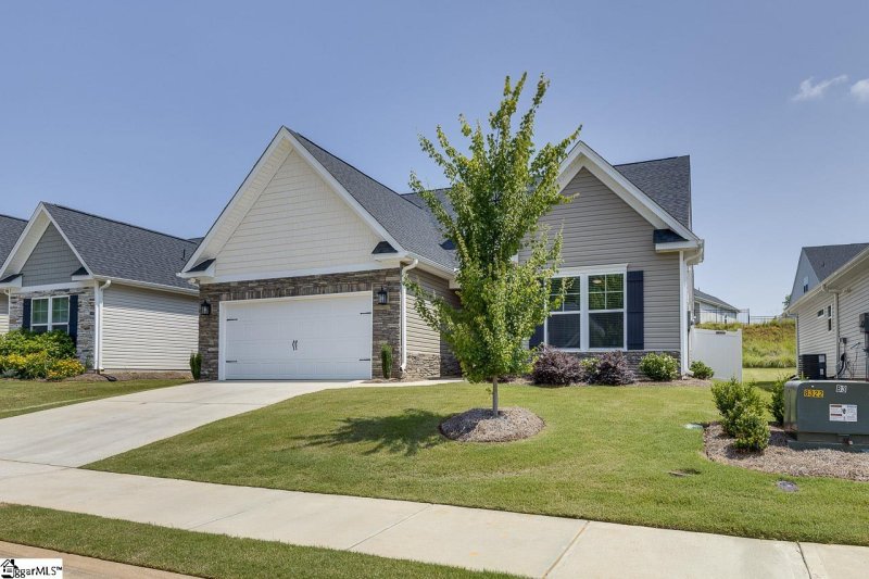 Property image 3 at 816 Apple Creek Trail, Greer, SC 29651