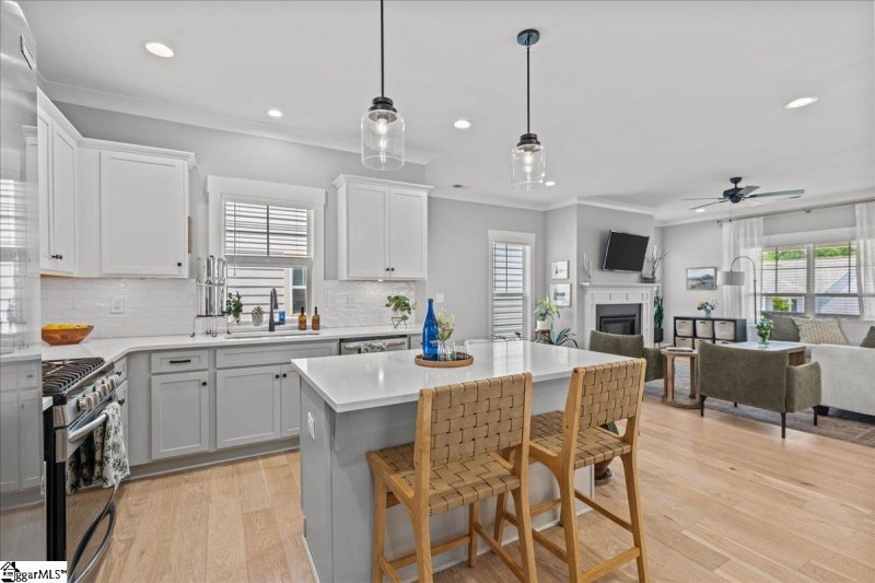Property image 5 at 9 Logan Knoll Lane, Greenville, SC 29607