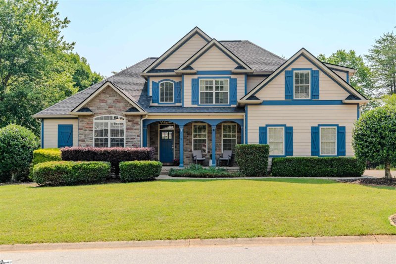 9 Windswept Knoll Drive