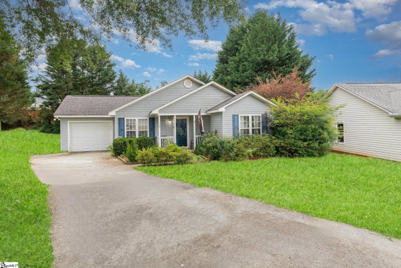 Property image 2 of 110 Ketchitan Court in Oak Knoll, Greenville, SC 29605