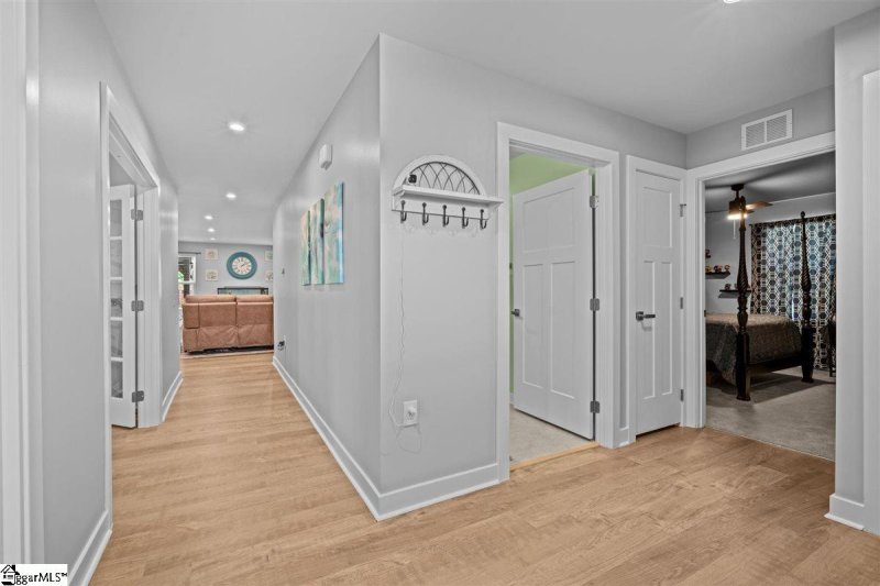 Property image 5 at 3 Grove Landing, Piedmont, SC 29673