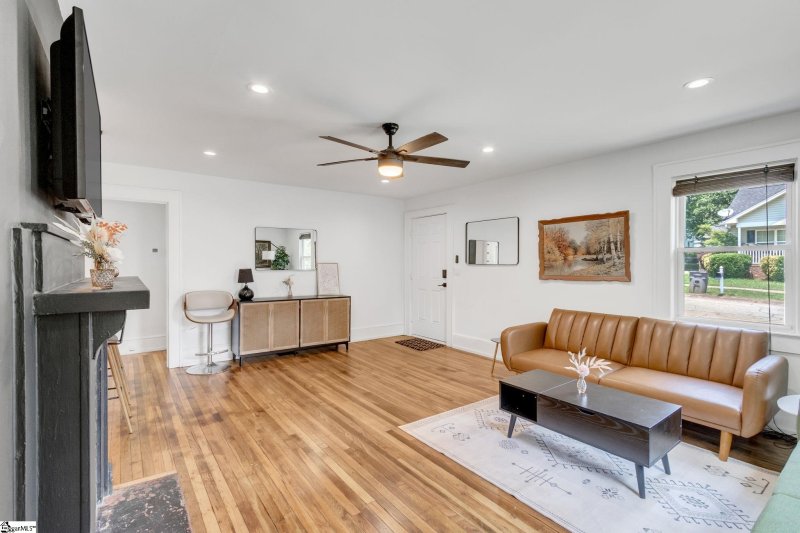 Property image 4 at 32 2nd Avenue, Greenville, SC 29609