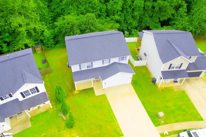 Property image 3 of 213 Kingscreek Drive in Carman Glen, Greer, SC 29650