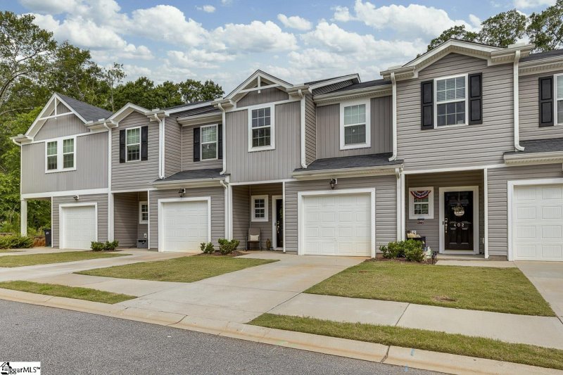 Property image 3 at 404 Hillrock Court, Greenville, SC 29617