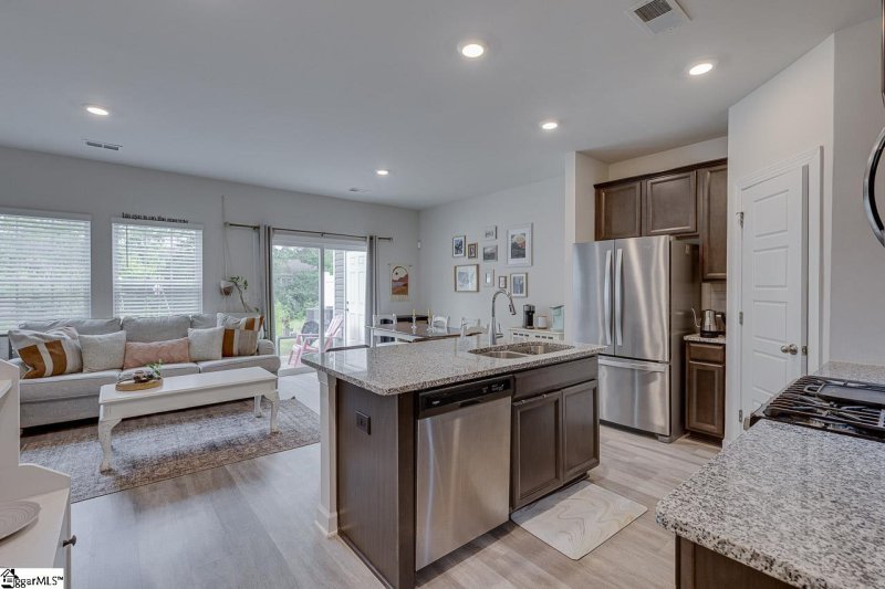 Property image 5 at 404 Hillrock Court, Greenville, SC 29617