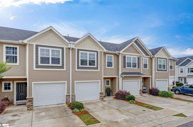 The Townes at Eastside, Taylors Community