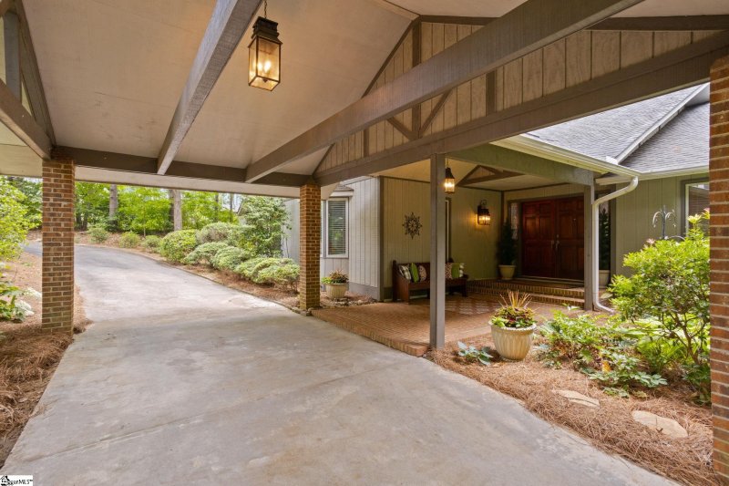 Property image 2 of 100 Sunrise Valley Road in Green Valley, Greenville, SC 29617