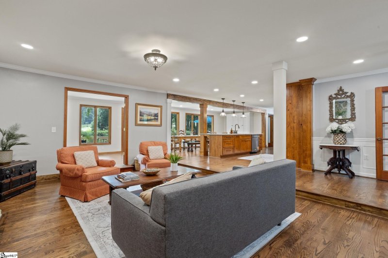 Property image 3 of 100 Sunrise Valley Road in Green Valley, Greenville, SC 29617