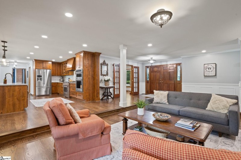Property image 4 of 100 Sunrise Valley Road in Green Valley, Greenville, SC 29617