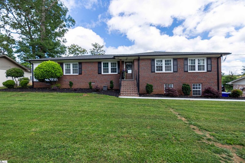 22 Lockwood Avenue