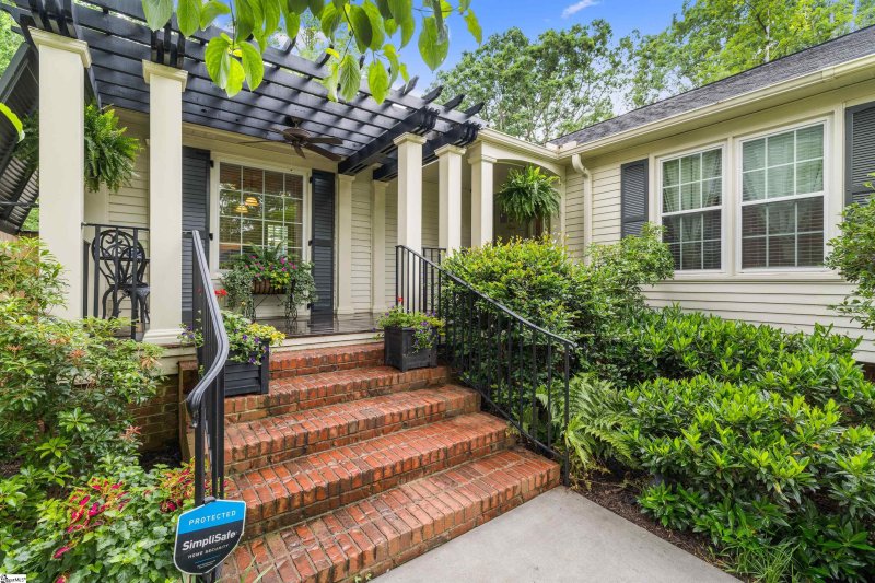 Property image 3 at 109 Appomattox Drive, Simpsonville, SC 29681