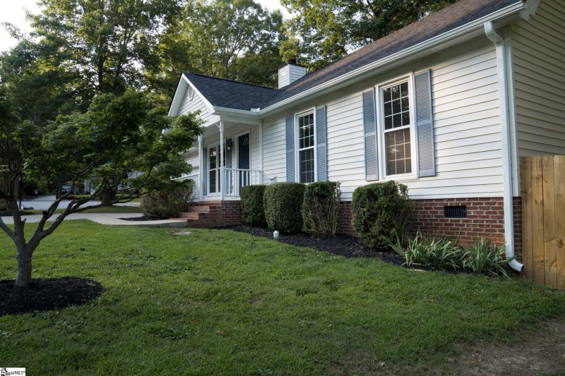 Property image 3 at 4 Woodmark Court, Simpsonville, SC 29681-4454