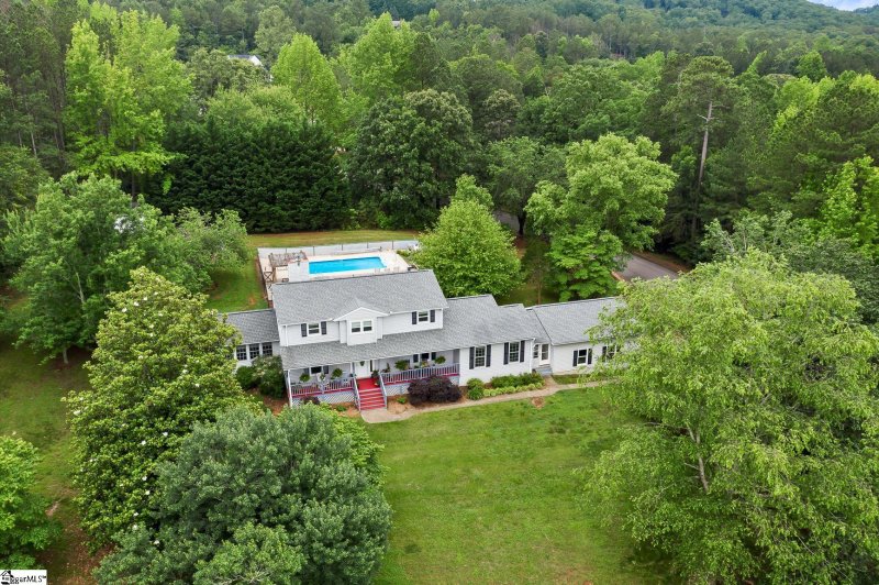 Property image 2 of 101 Long View Lane in Six Mile Ridge, Pickens, SC 29671
