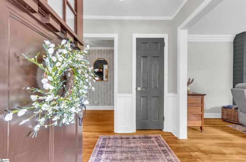 Property image 3 at 105 Rollingreen Road, Greenville, SC 29615
