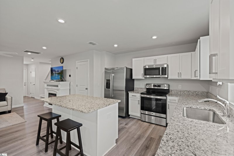 Property image 3 at 128 Sarnesfield Way, Greenville, SC 29605