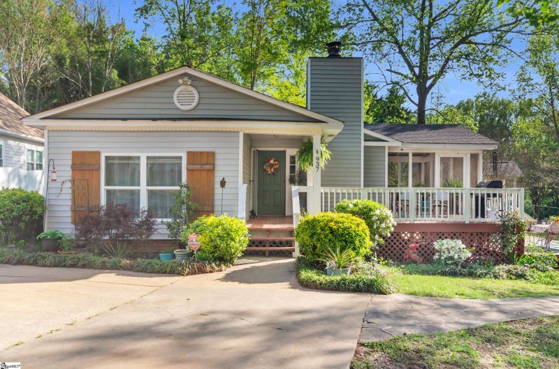 Property image 2 at 937 Summit Drive, Greenville, SC 29609