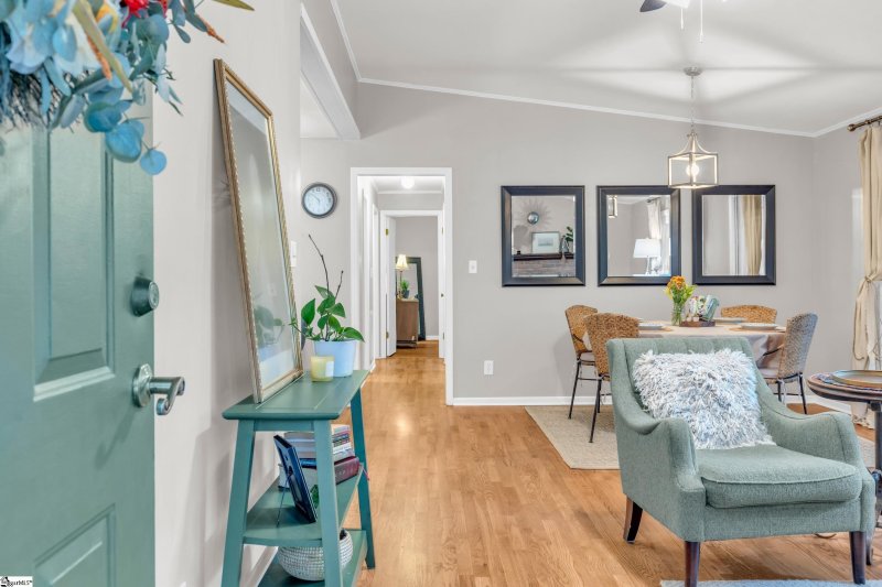 Property image 4 at 937 Summit Drive, Greenville, SC 29609