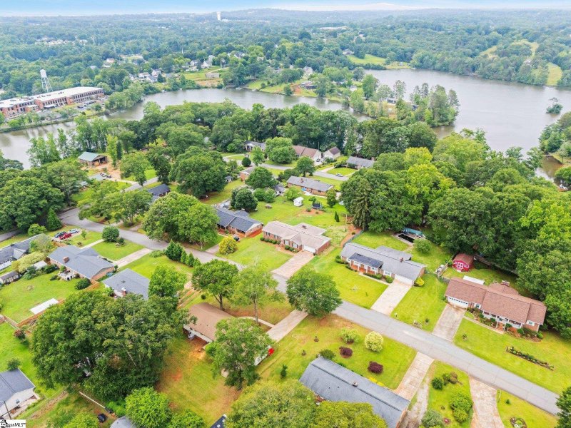 Property image 2 at 106 Lakemont Drive, Greer, SC 29651-5957