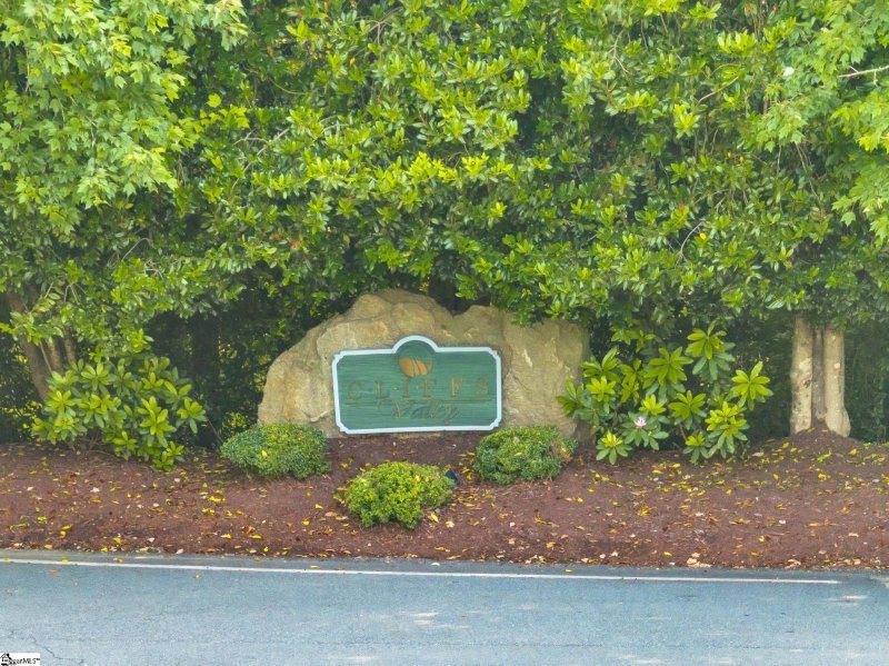 Property image 2 of 10 Queensmoor Road in Cliffs Valley, Travelers Rest, SC 29690-4100