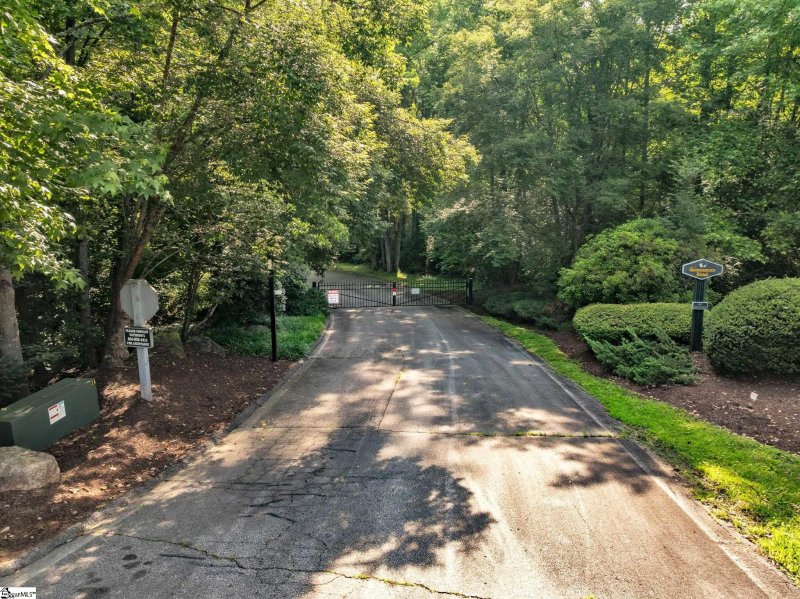 Property image 3 of 10 Queensmoor Road in Cliffs Valley, Travelers Rest, SC 29690-4100