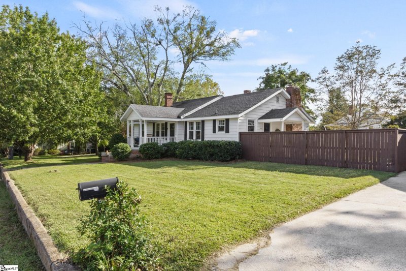 Property image 4 of 10 Keith Drive in Overbrook, Greenville, SC 29607