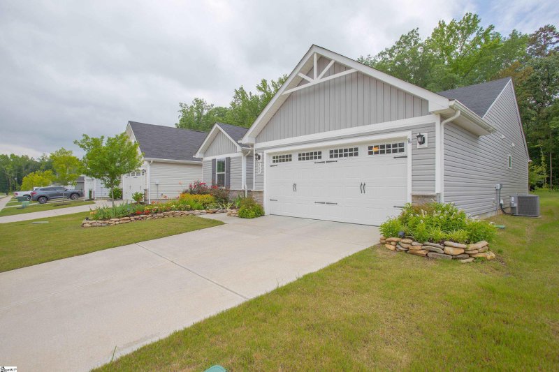 Property image 3 of 300 Stockland Trail in Durbin Oaks, Fountain Inn, SC 29644