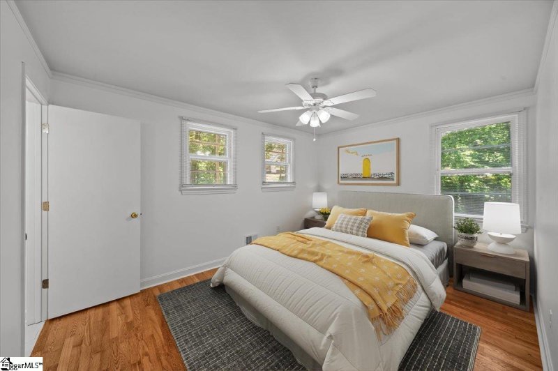 Property image 4 of 304 Robin Hood Road in Sherwood Forest, Greenville, SC 29607