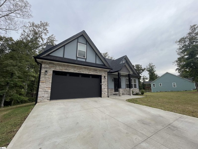 Property image 2 of 155 Cane Creek Way in Cane Creek, Campobello, SC 29322