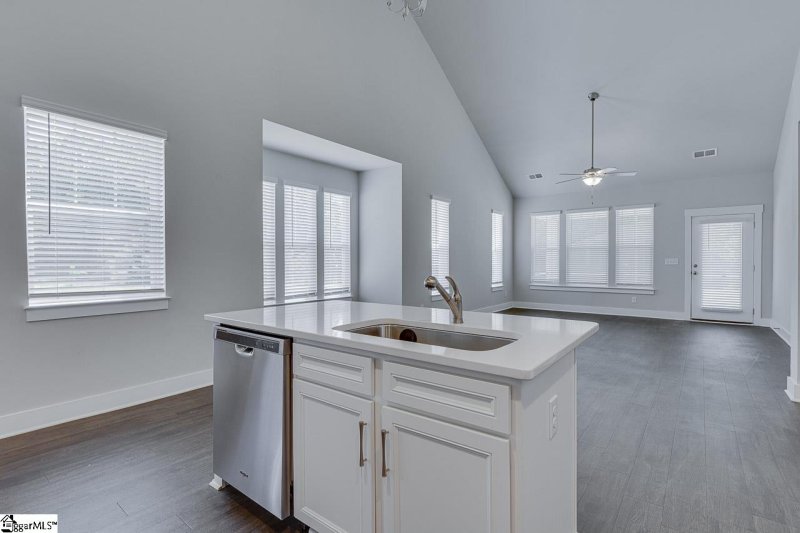 Property image 5 at 40 Creekhaven Lane, Taylors, SC 29687