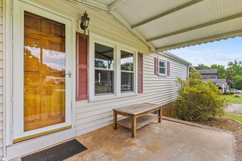 Property image 2 at 403 Georgetown Drive, Liberty, SC 29657