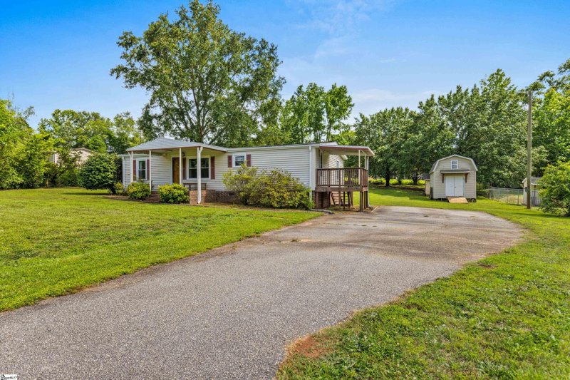 Property image 4 at 403 Georgetown Drive, Liberty, SC 29657