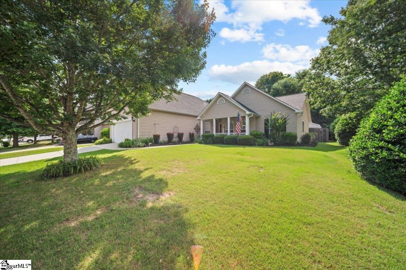 Property image 3 at 129 Worcester Lane, Easley, SC 29642-3045