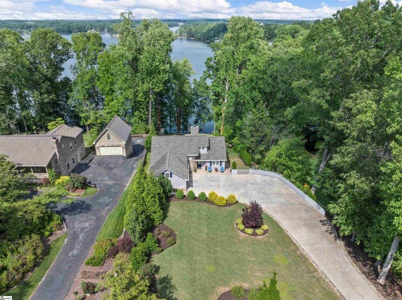 Property image 2 of 702 Lakewinds Boulevard in Lakewinds, Inman, SC 29349