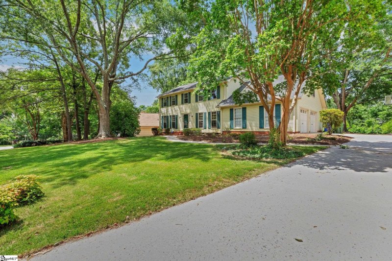 Property image 2 at 302 Cherry Hill Road, Greenville, SC 29607