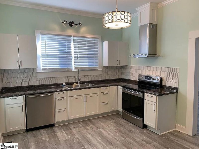 Property image 2 at 13 26th Street, Greer, SC 29651