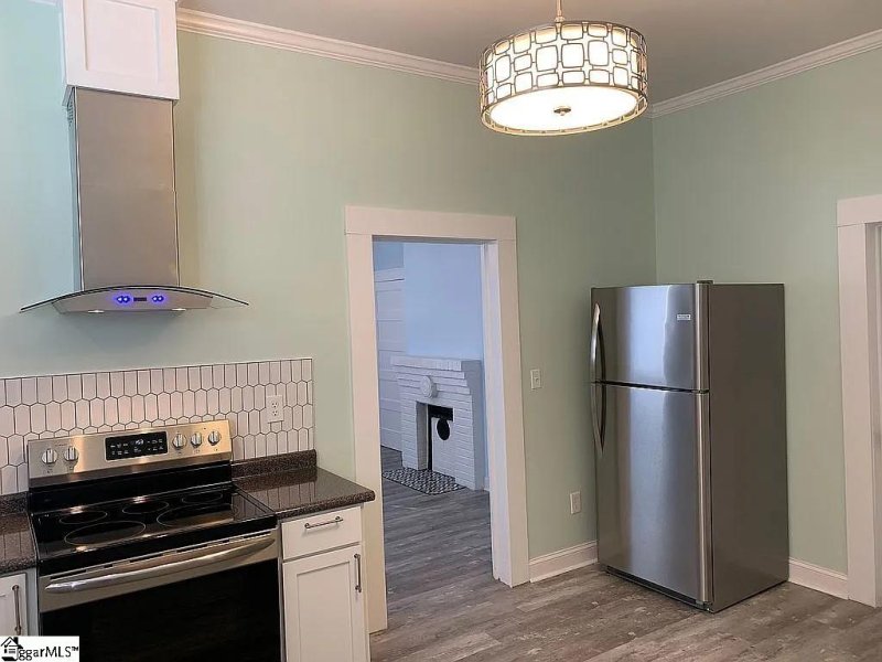 Property image 3 at 13 26th Street, Greer, SC 29651