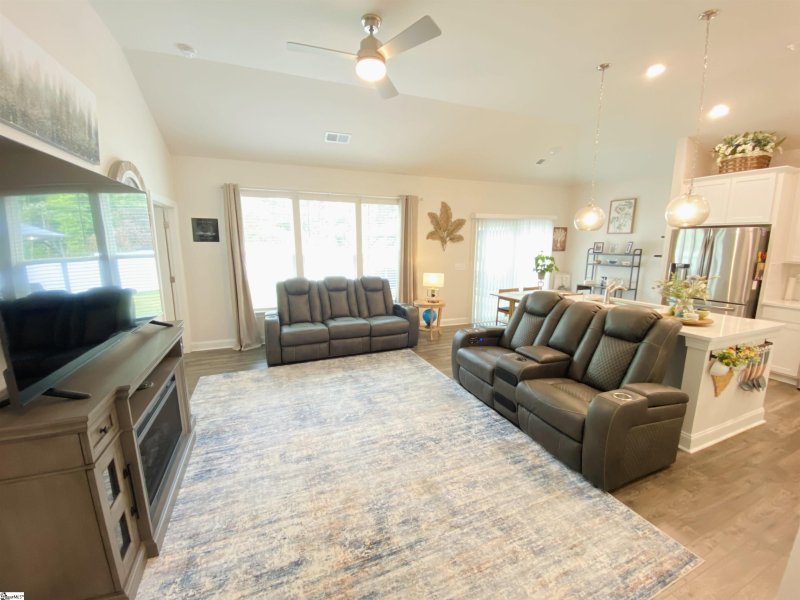 Property image 2 at 640 Clairbrook Court, Greer, SC 29651