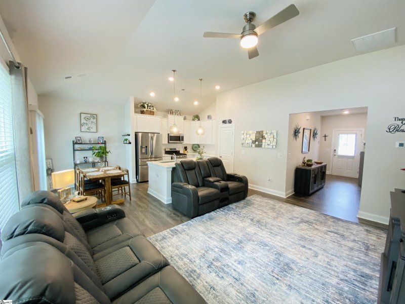 Property image 4 at 640 Clairbrook Court, Greer, SC 29651