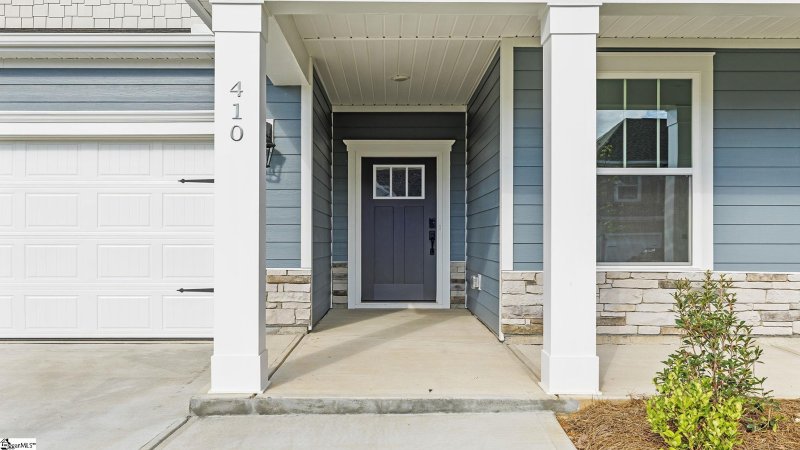 Property image 3 of 410 Fiery Road in Adams Glen, Greenville, SC 29607