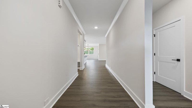 Property image 5 of 410 Fiery Road in Adams Glen, Greenville, SC 29607