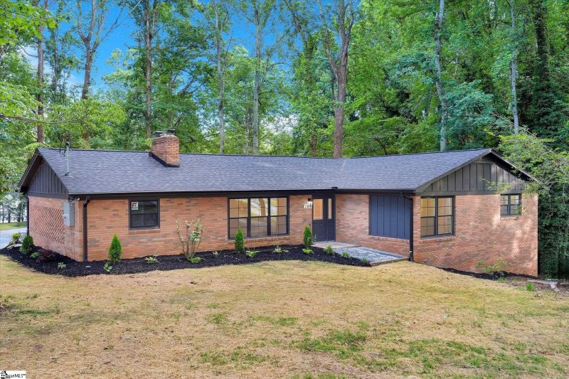 Property image 2 at 204 Pearle Drive, Easley, SC 29642