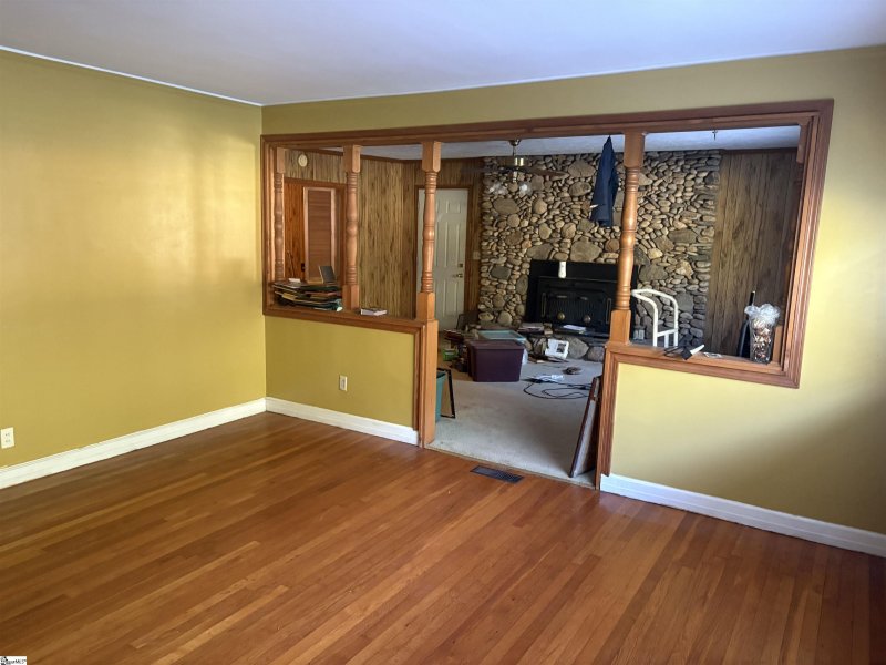 Property image 2 at 29 Monaview Street, Greenville, SC 29617