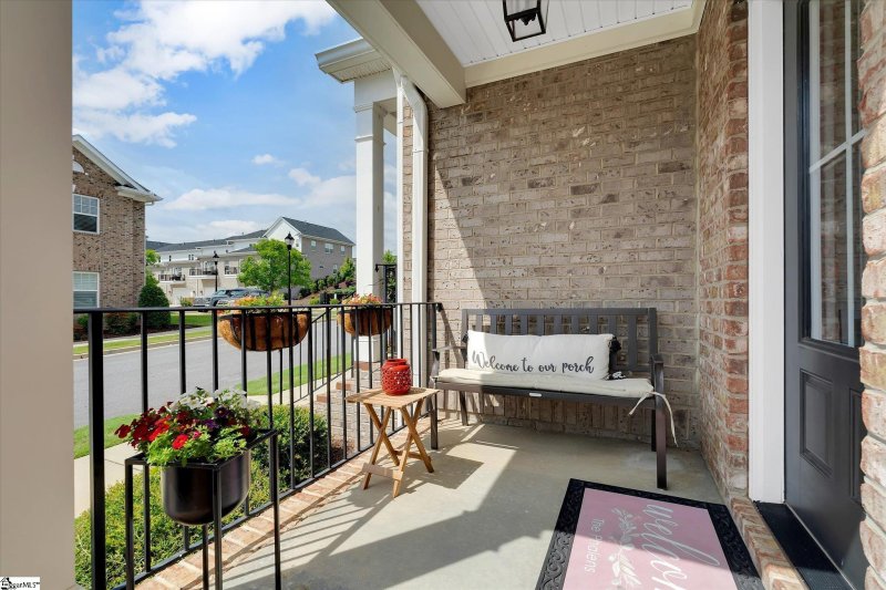 Property image 2 at 9 Peckham Street, Greenville, SC 29607