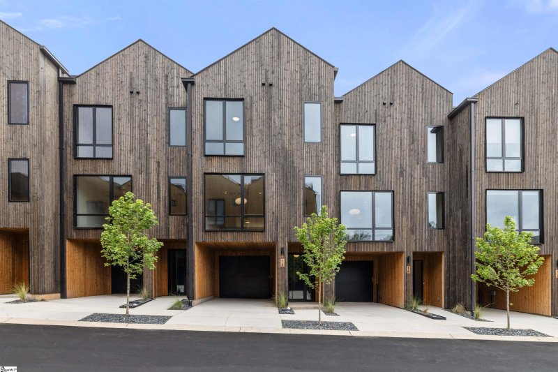 Property image 2 of 16 Nordic Lane in Norden On Stone, Greenville, SC 29609