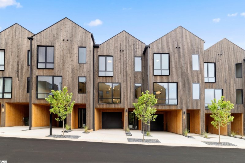 Property image 3 of 18 Nordic Lane in Norden On Stone, Greenville, SC 29609