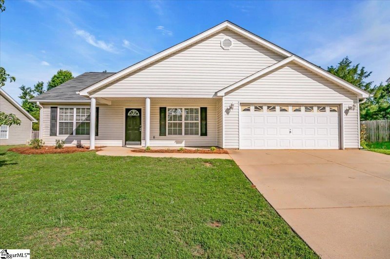 Property image 2 at 2013 Small Meadows Court, Fountain Inn, SC 29644